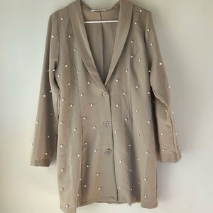 NEVER BEEN WORN - gorgeous tan tuxedo dress with pearls!